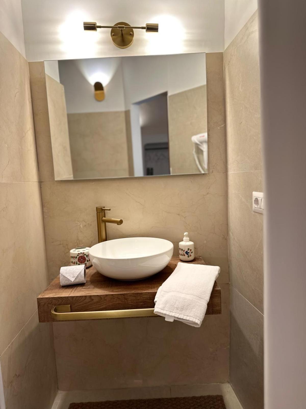 Ai 13 Gradoni Di Chiaia Bed and Breakfast Napels Buitenkant foto